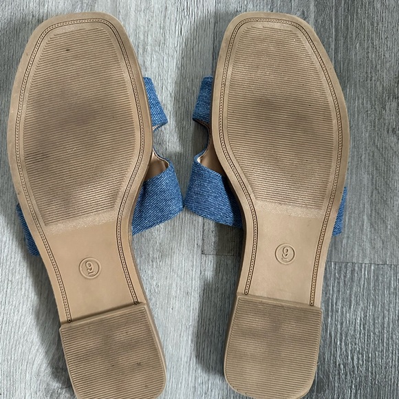🌻 Blue Denim Slide Sandals 🌻 - Picture 2 of 4